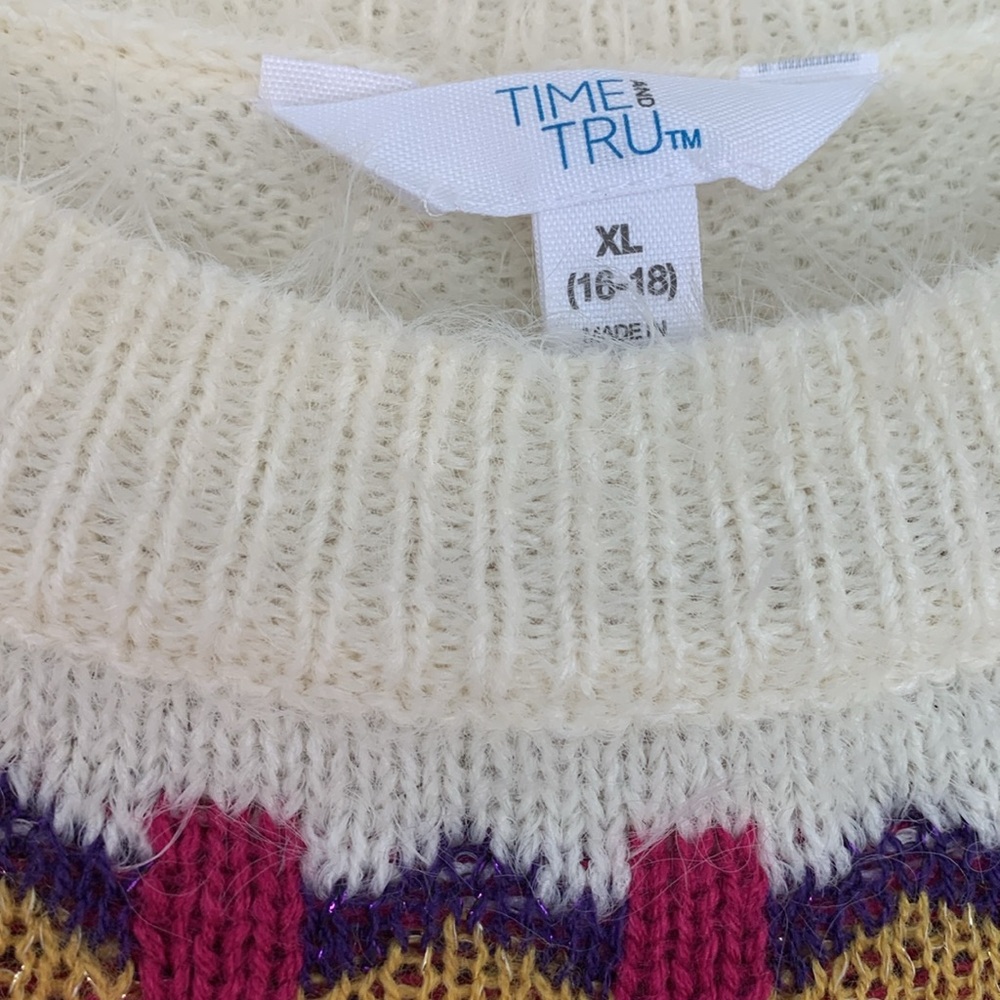 Time and Tru soft sweater in colorful print size 16-18 - Picture 2 of 12